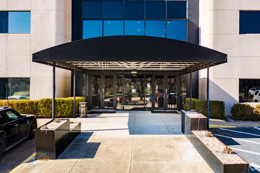 More Photos Of 1812 Centre Creek Dr, Austin Office For Lease