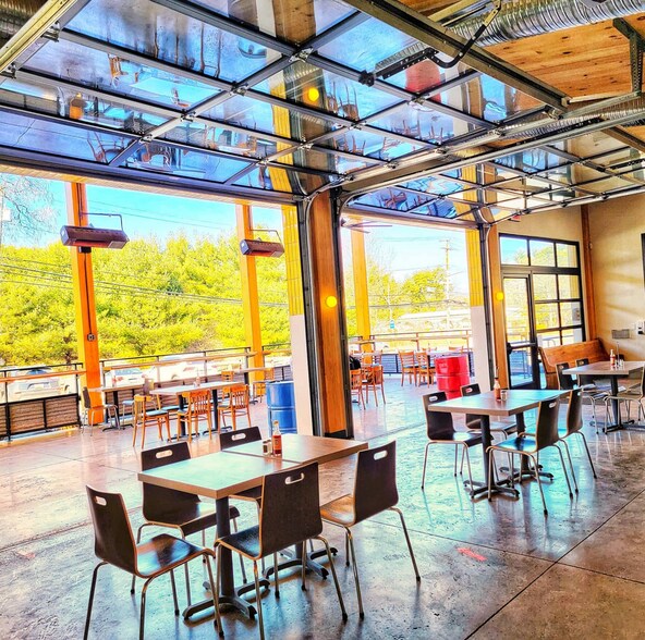 More Photos Of 261 Tinker St, Woodstock Restaurant For Sale