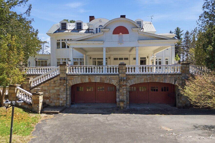 More Photos Of 2255 Ballston Ave, Saratoga Springs Restaurant For Sale
