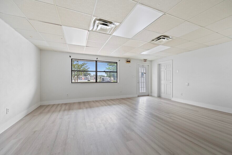 More Photos Of 4134-4136 W US Highway 90, Lake City Freestanding For Sale