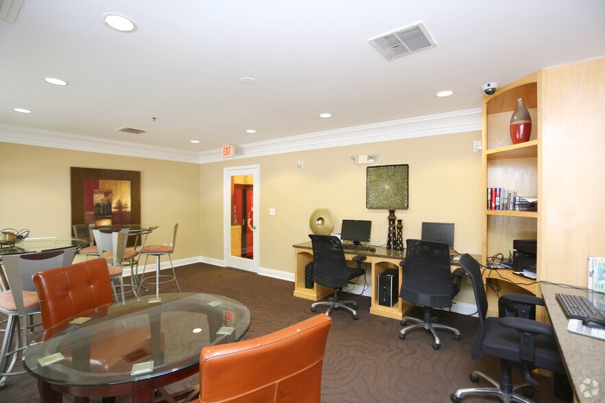 More Photos Of 1901 West St, Annapolis Apartments For Lease