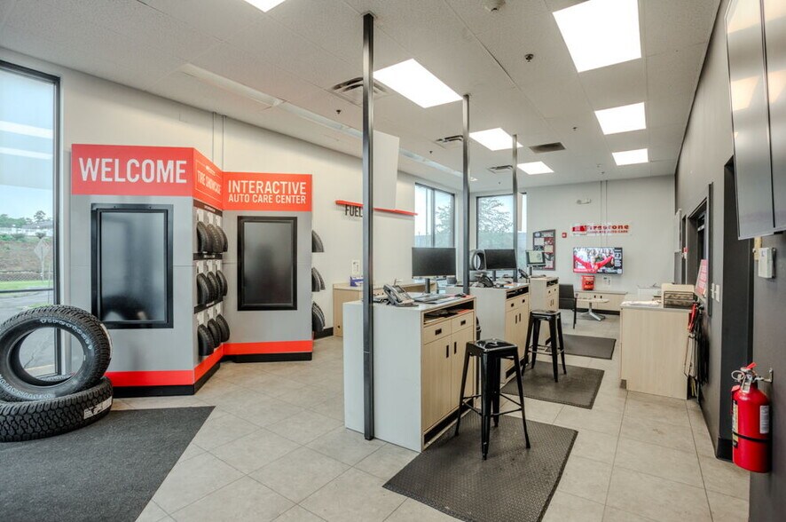 More Photos Of 1740 E Market St, Harrisonburg Storefront Retail Office For Sale