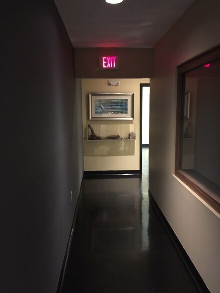 More Photos Of 2402-2406 W 8th Ct, Hialeah Warehouse For Lease