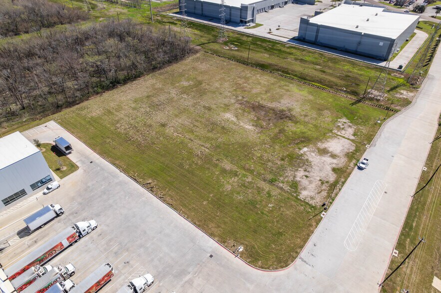 More Photos Of 0 Red Bluff Road, Pasadena Land For Sale