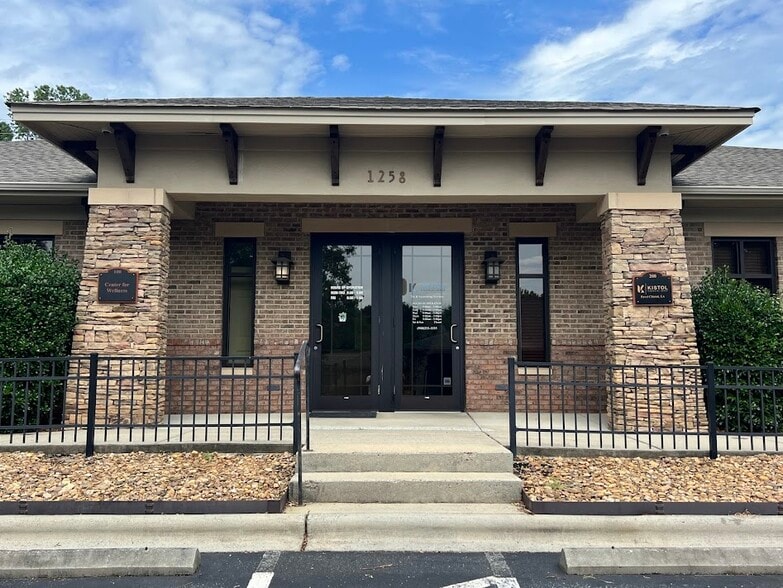 Primary Photo Of 1258 Mann Dr, Matthews Medical For Sale
