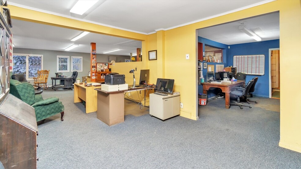 More Photos Of 32 Chichester Ave, Center Moriches Industrial For Sale