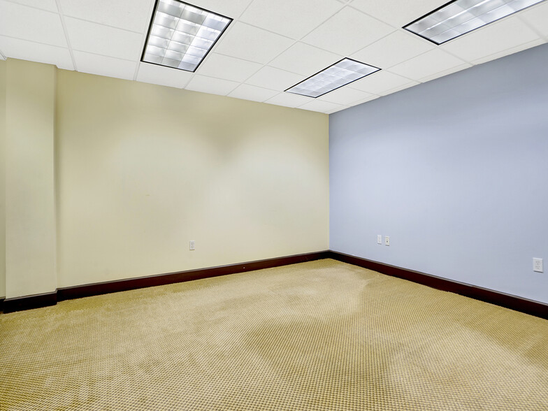More Photos Of 4070 Laguna St, Coral Gables Medical For Lease