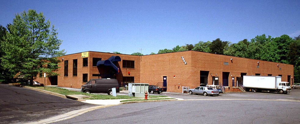 More Photos Of 7942 Cluny Ct, Springfield Warehouse For Lease