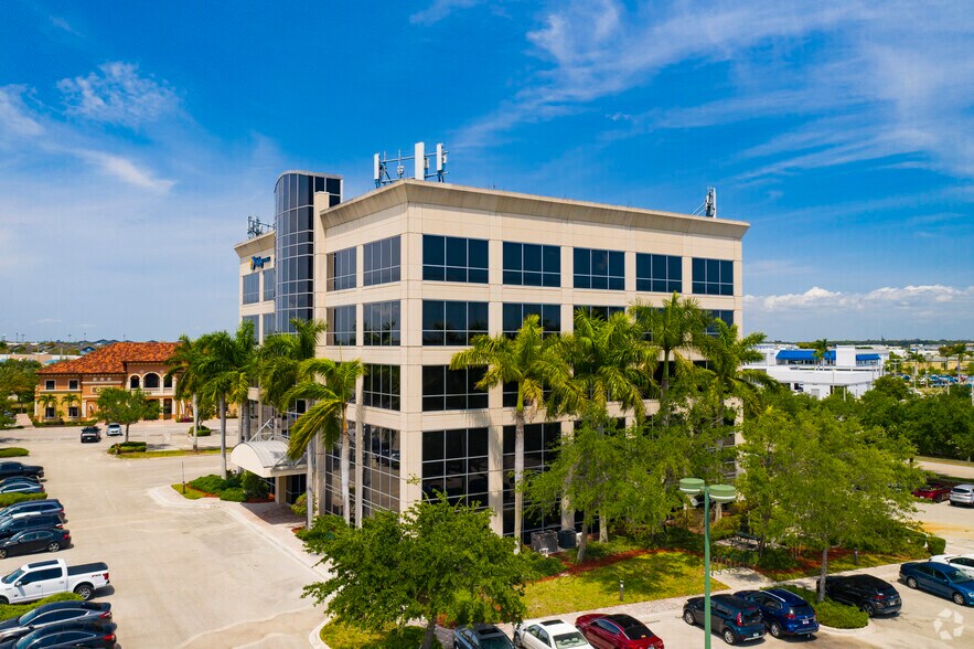 Primary Photo Of 5220 Summerlin Commons Blvd, Fort Myers Office For Lease
