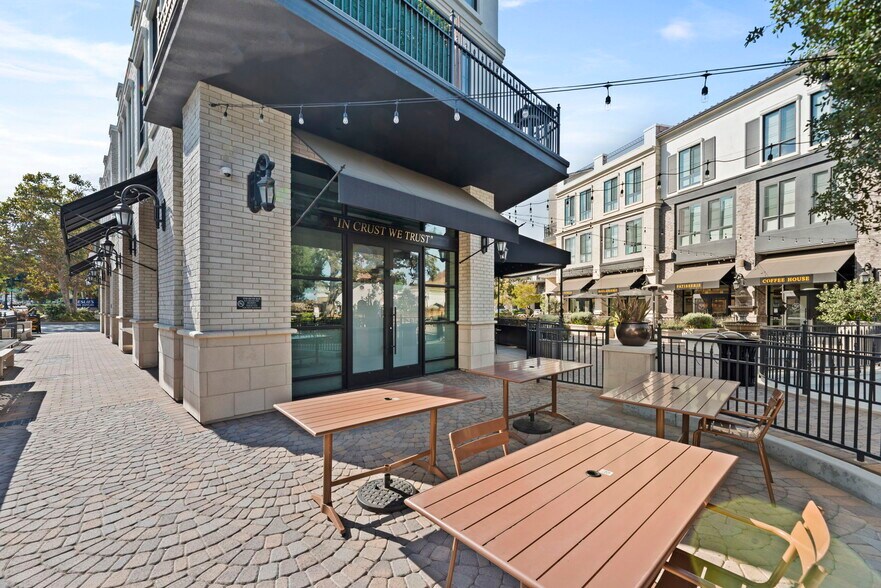 More Photos Of 1710 E Thousand Oaks Blvd, Thousand Oaks Apartments For Lease