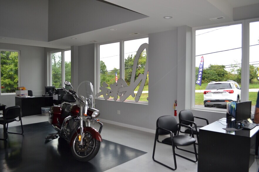 More Photos Of 4028 Hanover Pike, Manchester Auto Repair For Sale