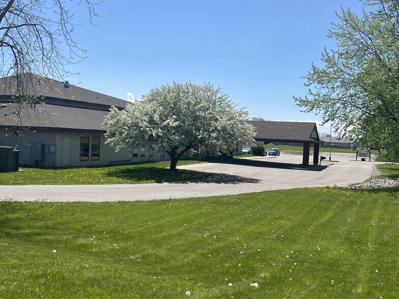 More Photos Of 3870 Jackson St, Oshkosh Specialty For Sale