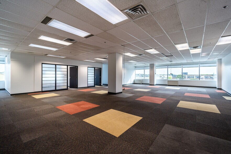 More Photos Of 9001 Boul De L'acadie, Montréal Office For Lease