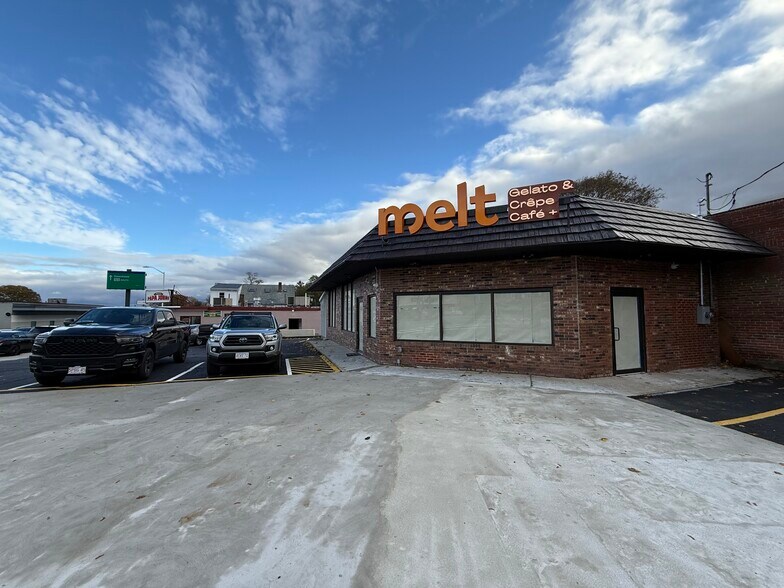 More Photos Of 414 Chandler St, Worcester Storefront Retail Office For Sale