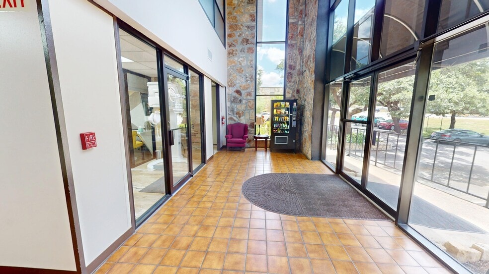 More Photos Of 311 Ranch Road 620 S, Lakeway Unknown For Lease