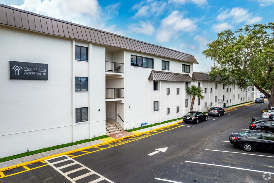 More Photos Of 2025 Rogers St, Clearwater Apartments For Sale