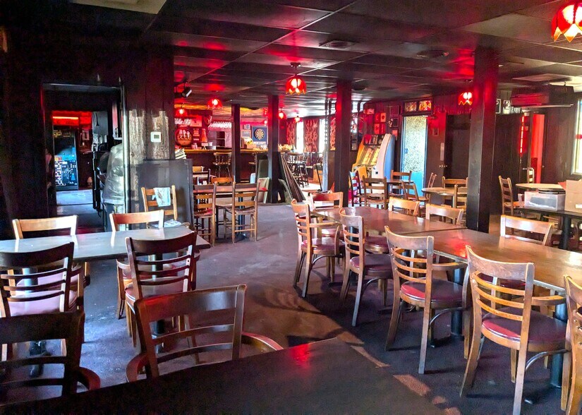 More Photos Of 219 1/2 Tompkins St, Cortland Freestanding For Sale