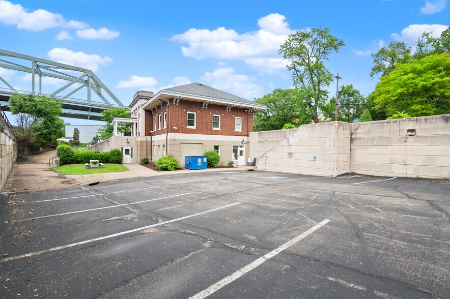 More Photos Of 500 Chadwick St, Sewickley Medical For Sale
