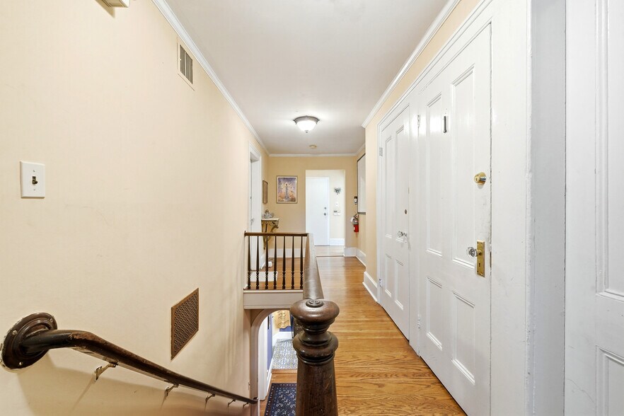 More Photos Of 168 Main St, Huntington Office Residential For Sale