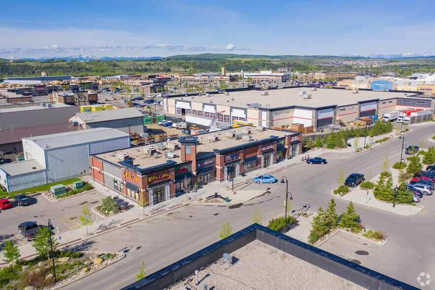 More Photos Of 80 Bow St, Cochrane Storefront For Lease