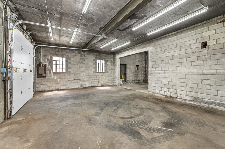 More Photos Of 11 Marlboro St, Malden Warehouse For Lease