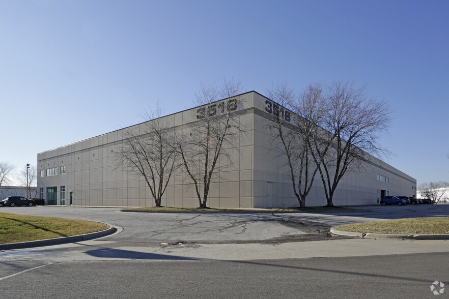 More Photos Of 3518-3522 Enterprise Dr, Kansas City Distribution For Lease
