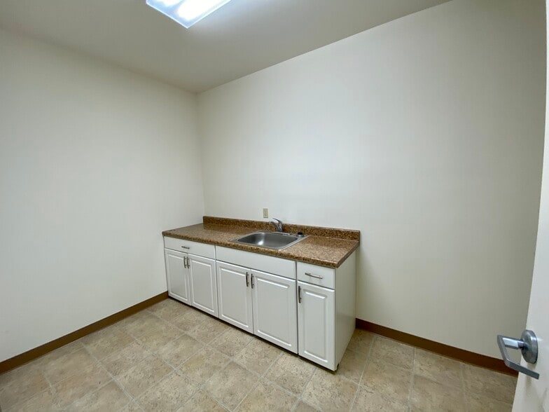 More Photos Of 292-296 W Ridge Pike, Royersford Office For Lease