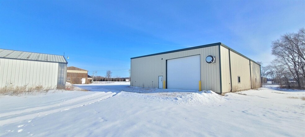 More Photos Of 9072 County Road BB, Plainfield Warehouse For Sale
