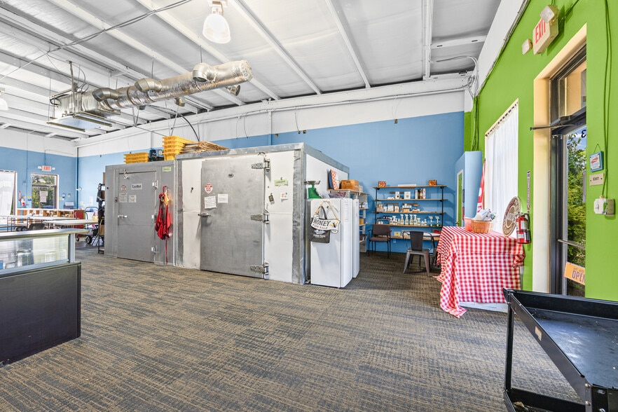 More Photos Of 8161 Regent Pky, Fort Mill Warehouse For Lease