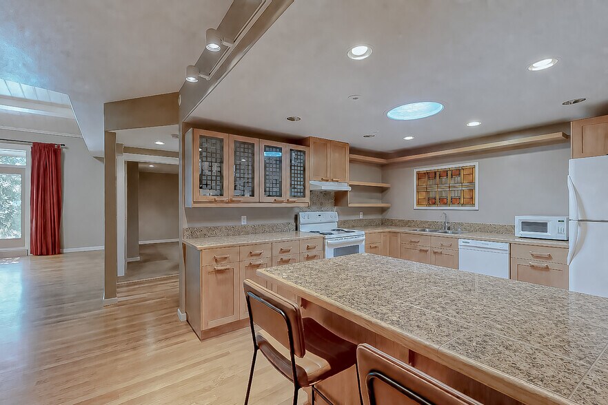 More Photos Of 139 N Grand Ave, Pullman Apartments For Sale