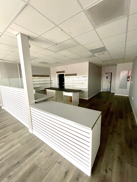 More Photos Of 809 S Main St, Santa Ana Freestanding For Lease