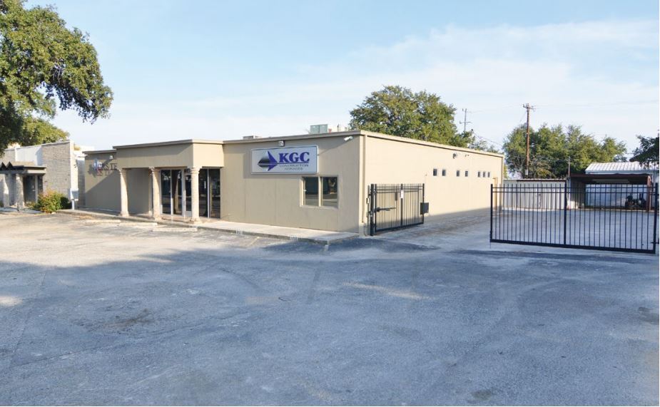 More Photos Of 11720 Warfield St, San Antonio Light Manufacturing For Lease