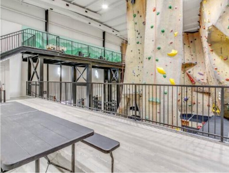 More Photos Of 325 Indian Trl, Harker Heights Industrial For Sale