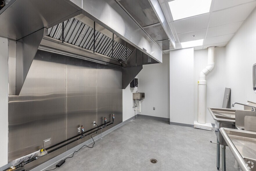More Photos Of 1200-1208 Market St, San Francisco Health Club For Lease