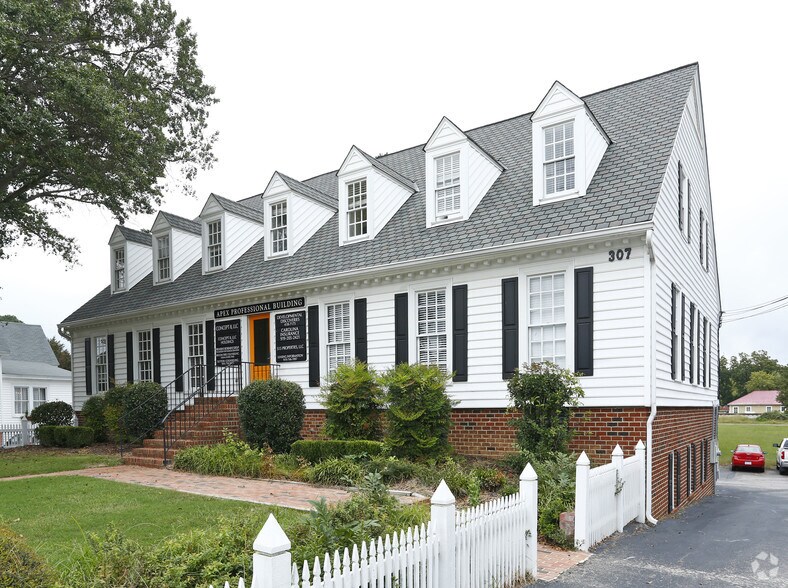 Primary Photo Of 307 S Salem St, Apex Office For Lease