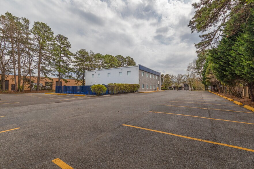 More Photos Of 411 Commerce Ln, West Berlin Industrial For Sale