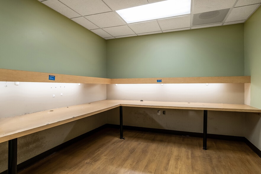 More Photos Of 245 S Van Ness Ave, San Francisco Warehouse For Lease