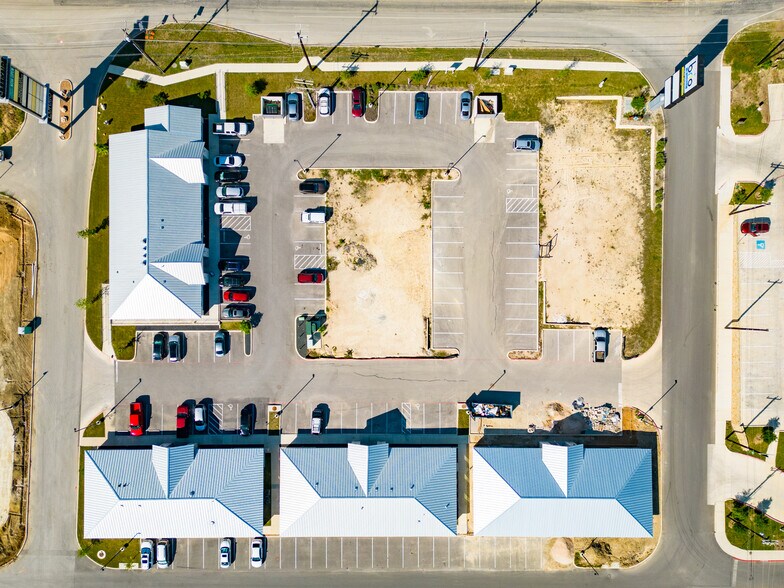 More Photos Of 7323 N Loop 1604 E, San Antonio Office For Sale