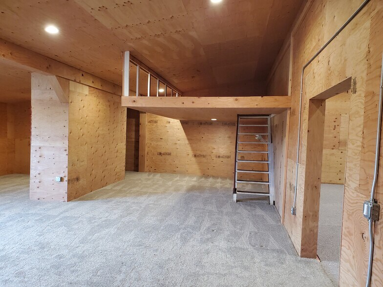 More Photos Of 3511 Boone Rd SE, Salem Distribution For Lease