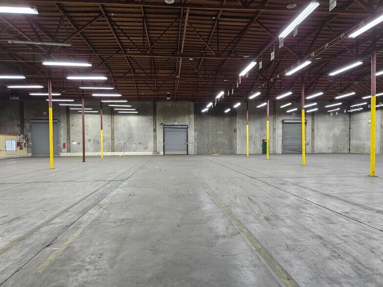 More Photos Of 2084 Lapham Dr, Modesto Warehouse For Sale