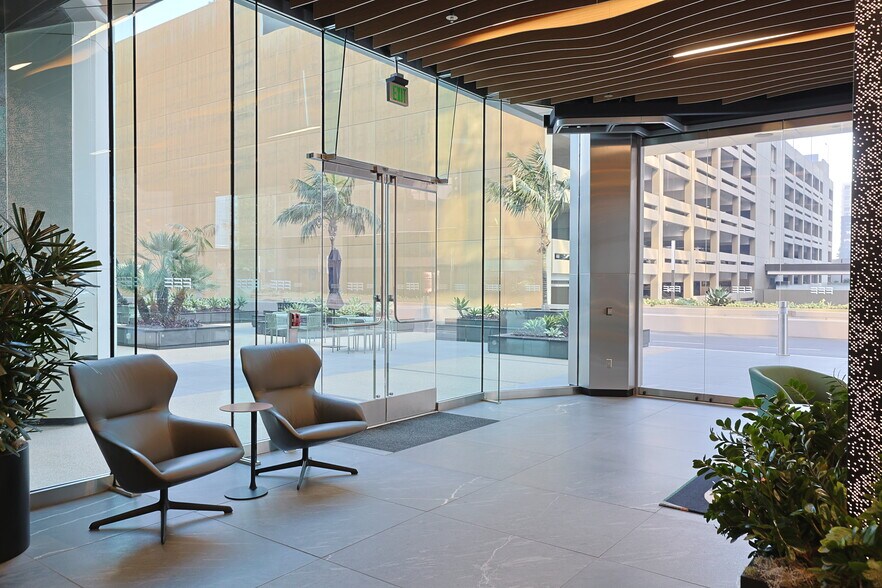 More Photos Of 1880 Century Park E, Los Angeles Office For Lease