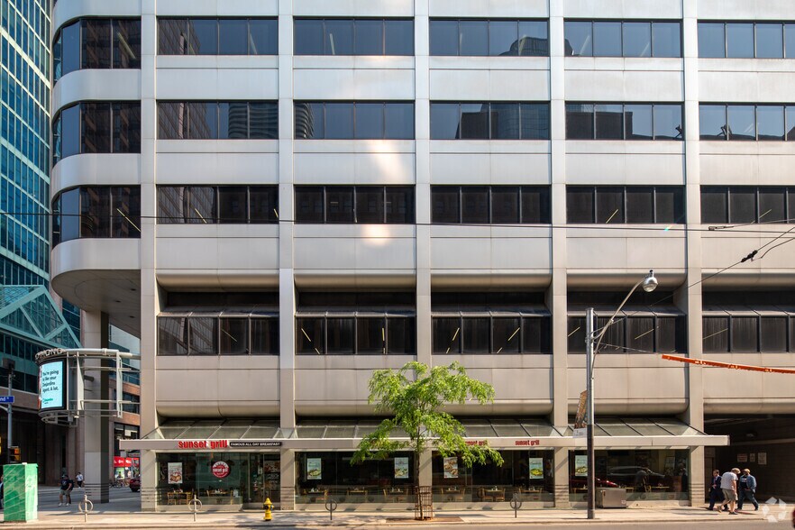 More Photos Of 1 Richmond St W, Toronto Office For Lease