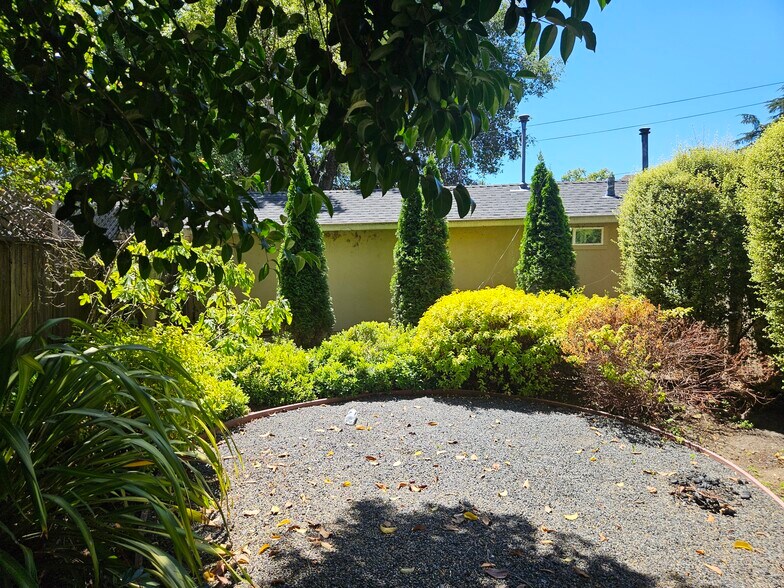 More Photos Of 811 Davis St, Santa Rosa Apartments For Sale