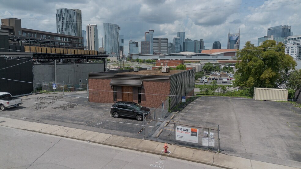 More Photos Of , Nashville Unknown For Sale