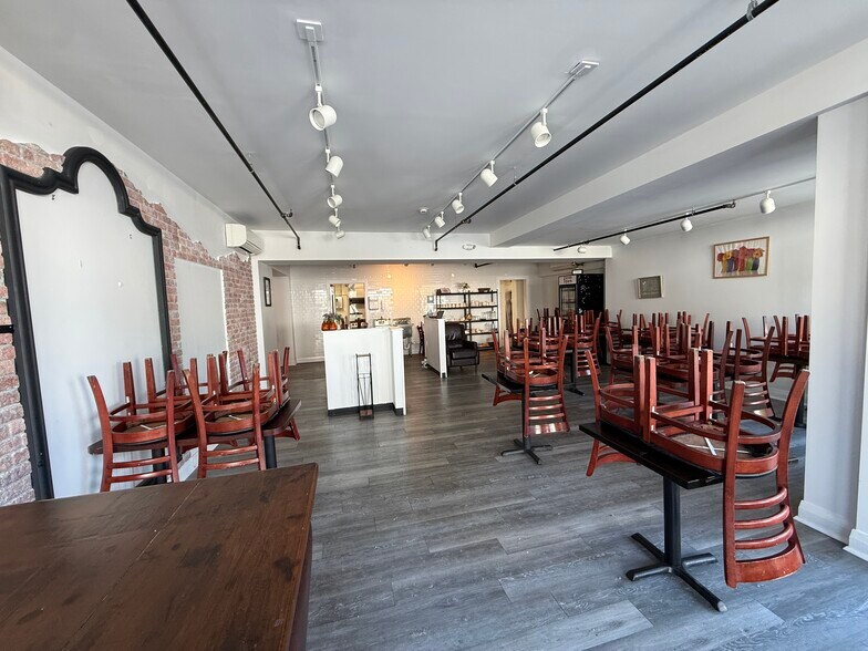 More Photos Of 8 Main St, Redding Storefront Retail Residential For Lease