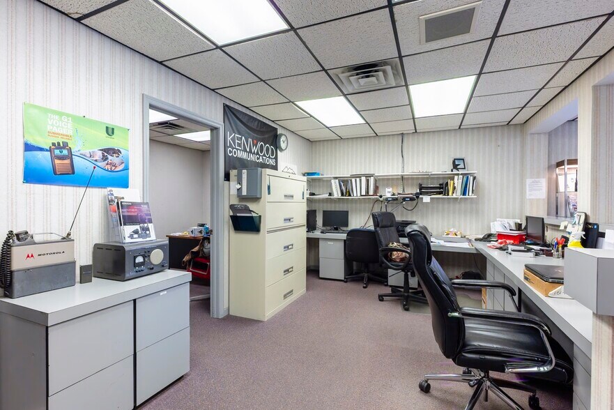 More Photos Of 447 Broadway, Ulster Park Office For Sale
