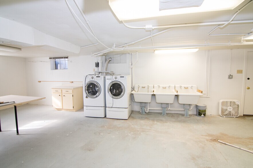 More Photos Of 109 N Main St, Springville Office For Lease