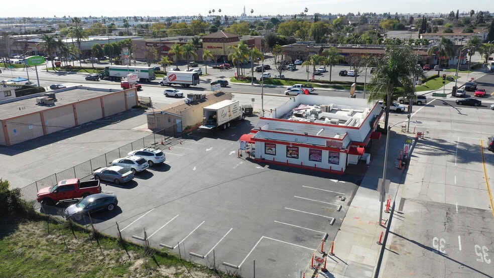 More Photos Of 11401 Washington Blvd, Whittier Restaurant For Sale