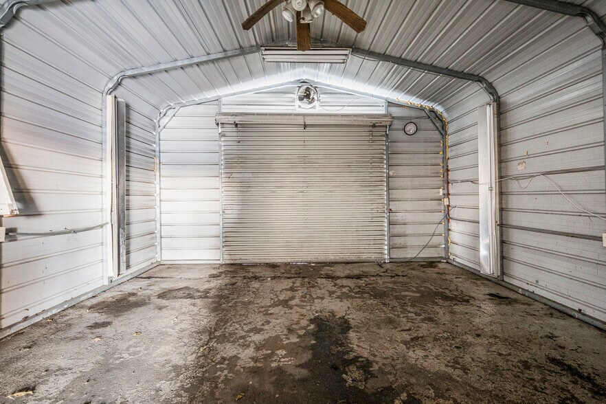 More Photos Of 3470 Taylor Blvd, Louisville General Retail For Lease