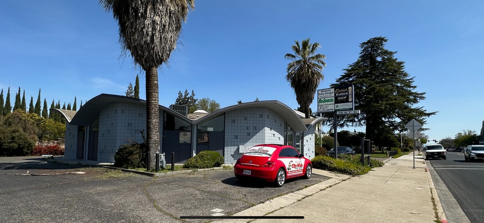 More Photos Of 316 W F St, Oakdale Storefront Retail Office For Lease